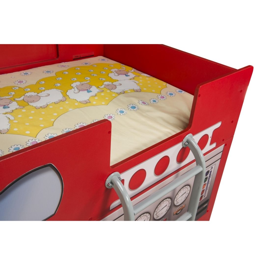 Kinderbed Brandweerauto 207×116 – Rood, een stoer kinderbed in brandweerauta-vorm, gemaakt van MDF, ideaal voor avontuurlijke kinderen.