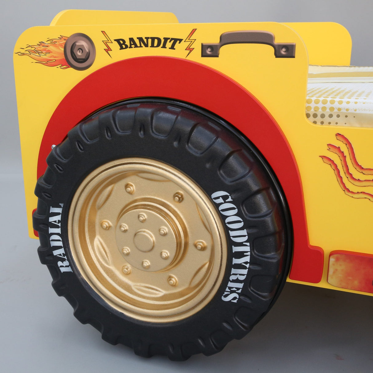 monster truck kinderbed achterkant