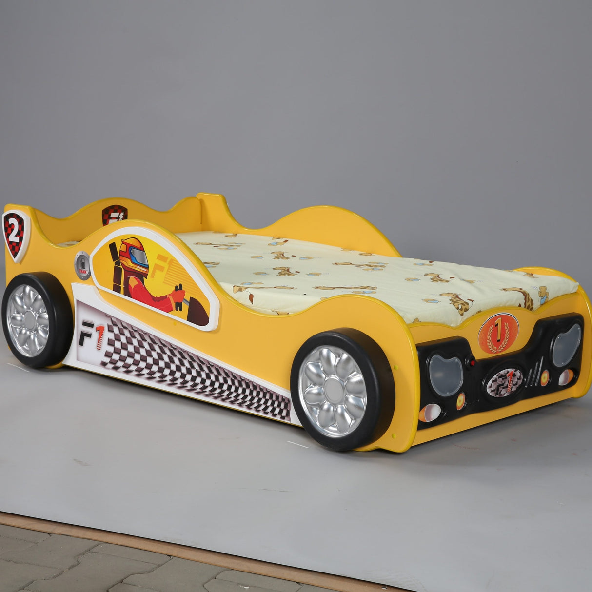 Gele raceauto kinderbed