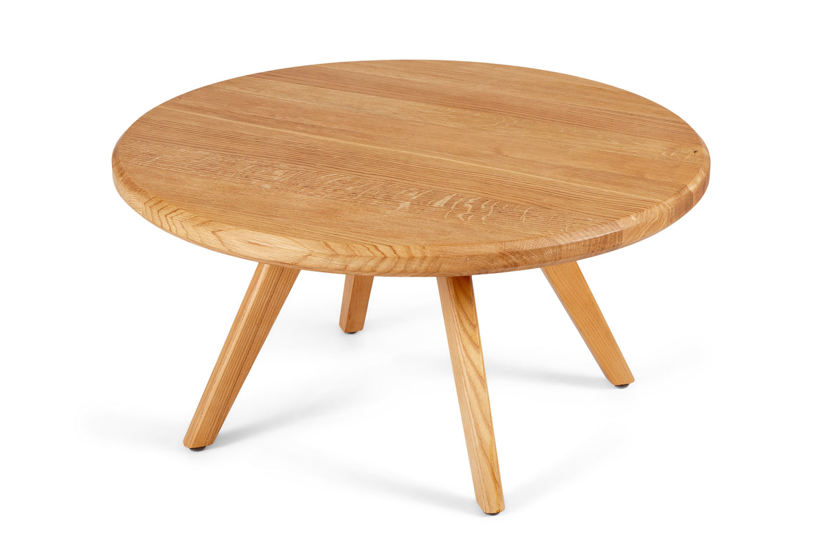 Ronde Aemely® 'Carpenter' salontafel, 80cm diameter, massief eiken, handgemaakt in Nederland. Elegante en stevige tafel met vier poten, geschikt voor diverse interieurstijlen.