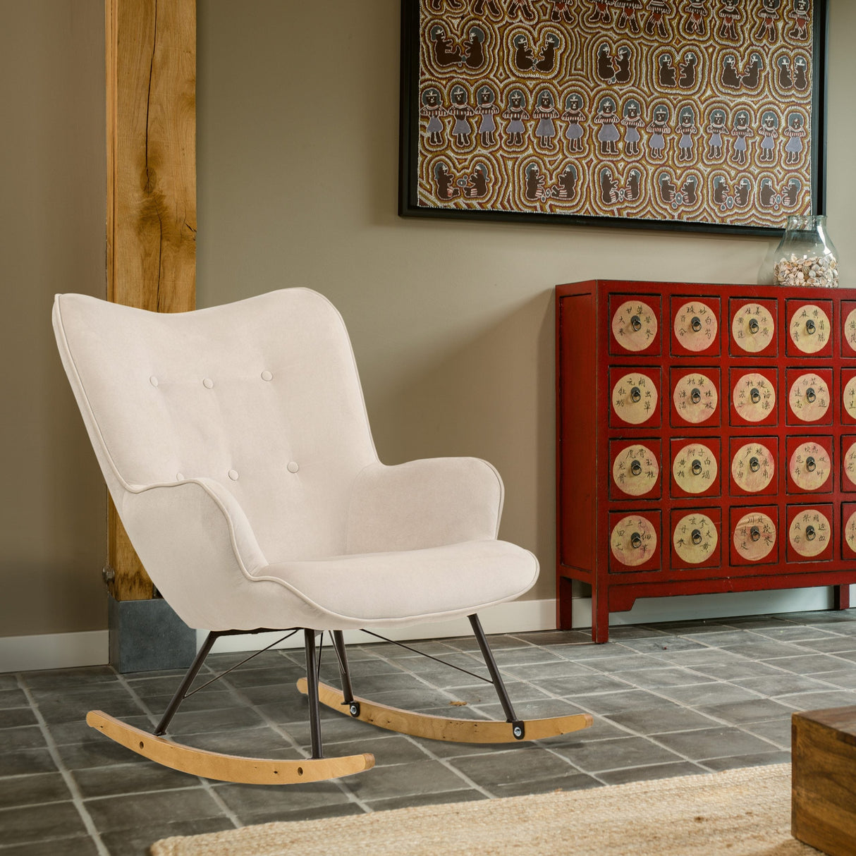 Aemely® Schommelstoel 'Cherub' in een kamer, witte microvezelbekleding, metalen frame, beukenhouten poten, perfect voor comfort in woonkamer of kinderkamer.