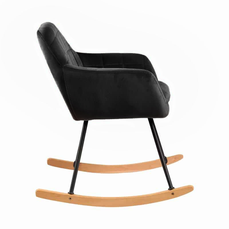 Aemely® Schommelstoel 'Sofie' in zwart velvet met houten poten, compact ontwerp, geschikt voor babykamer of woonkamer, biedt comfort met zachte fluwelen bekleding.