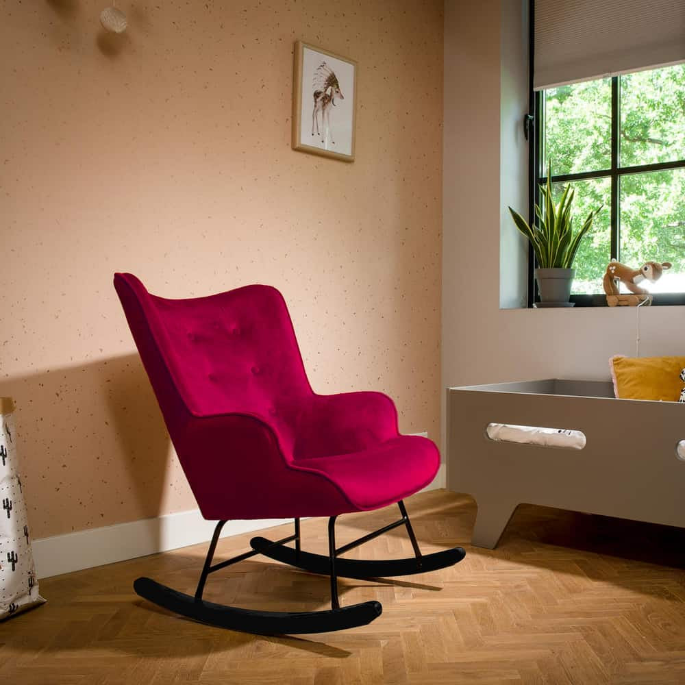 Aemely® Schommelstoel 'Steerne' in bordeaux rood fluweel, met zwart houten poten, ideaal voor comfort in babykamer of woonkamer, geplaatst in een stijlvolle interieursetting.
