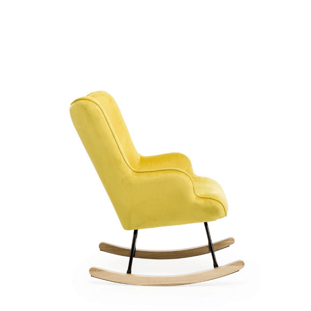 Aemely® Schommelstoel 'Steerne' in geel velvet met houten poten en stalen frame, biedt stijlvol zitcomfort.