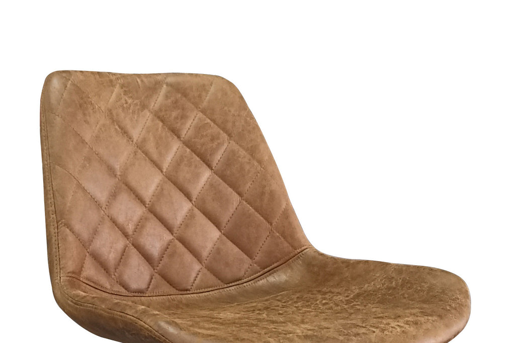 Barkruk 'Madrid' PU Cognac, bruine leren stoel met ruitpatroon, geschikt voor elke ruimte. Verkocht per set van twee, perfect voor een stijlvolle inrichting.