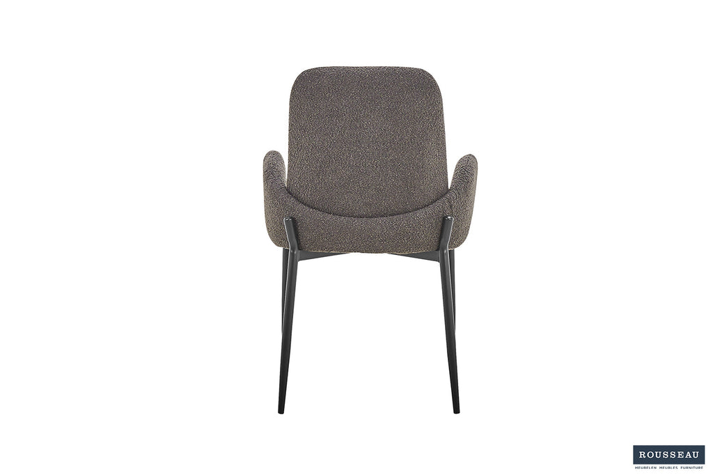 Stoel 'Bilbao' met metalen poten en Bouclé bekleding, uitgerust met armleuningen, verkocht als set van twee.