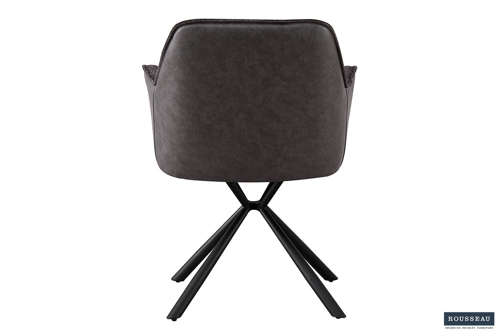 Stoel 'Lucie' Bouclé Grijs met PU rug; close-up van metalen poten en polyester bekleding, verkrijgbaar in set van twee bij Furndaily.