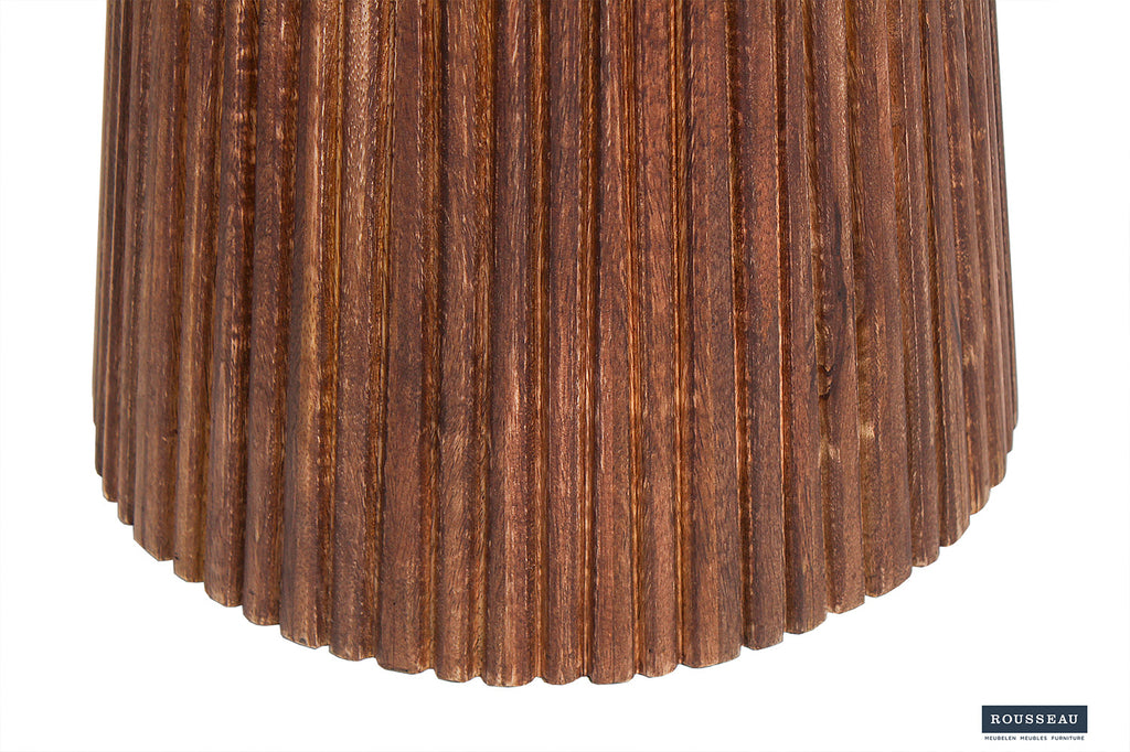 Salontafel 'Miguel' 50 cm, close-up van massief mango hout oppervlak, lichtbruine structuur, benadrukt houtnerf en paneel details.