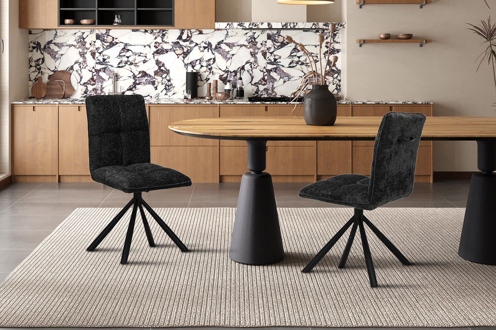 Stoel 'Jack' draaibaar, donkergrijs, bij houten tafel met vaas en marmeren oppervlak, perfect voor moderne interieurs.