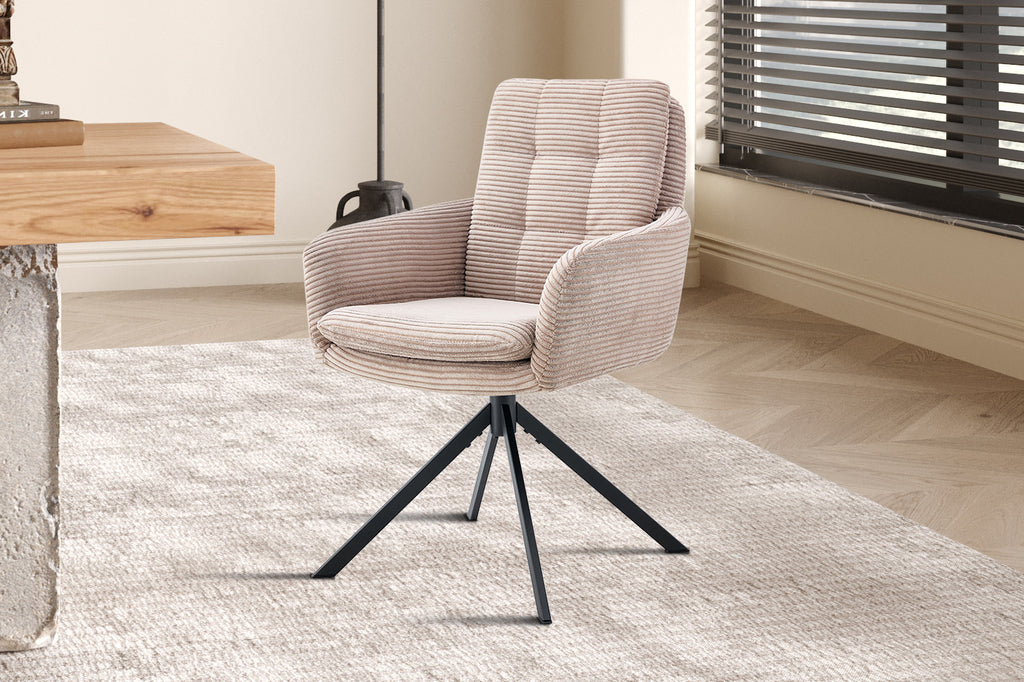 Stoel 'Luna' Draaibaar met metalen poten en corduroy bekleding, geplaatst op een tapijt, geschikt voor elke ruimte in huis.