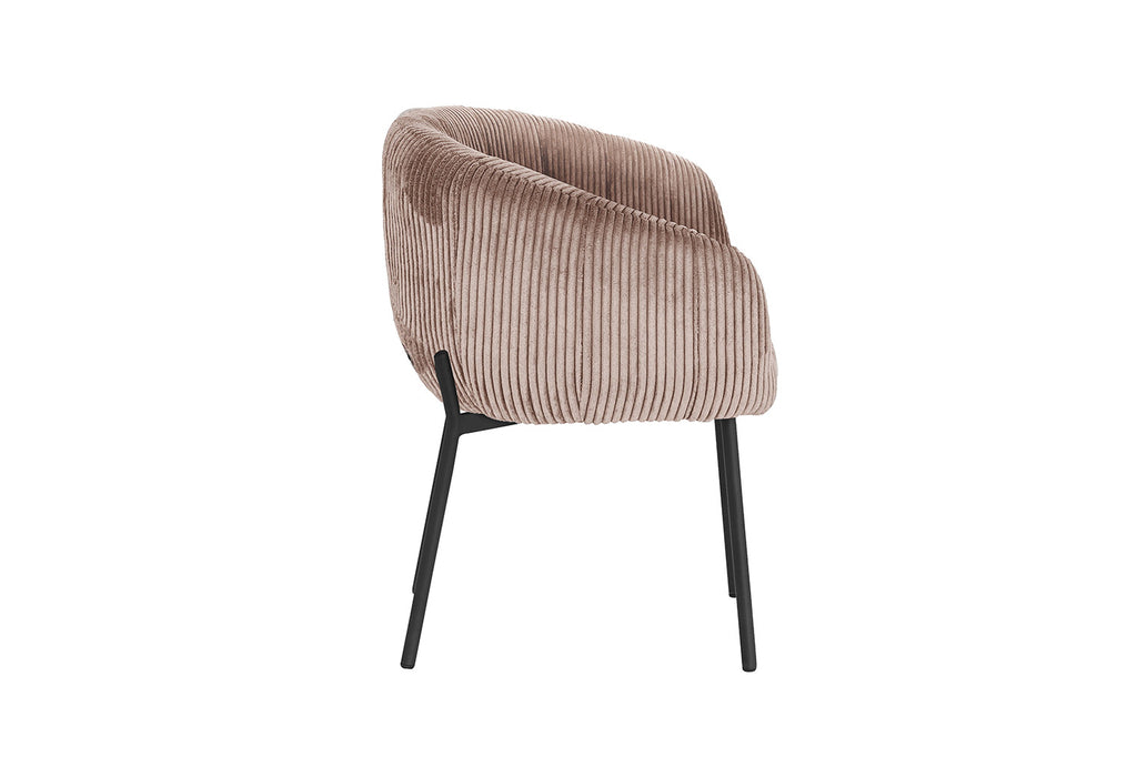 Stoel 'Sevilla' Corduroy Fabb Hyper 38 Zand, met metalen poten en corduroy bekleding, geïllustreerd tegen een witte achtergrond, perfect voor elke kamer in je huis.