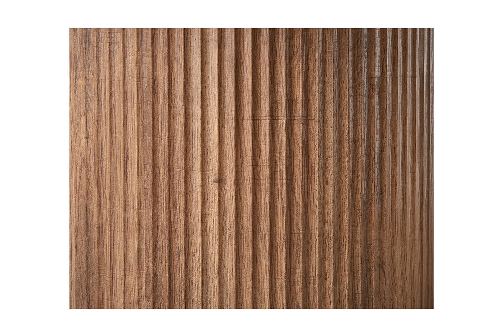 Tafel 'Lagos' 200 cm ovaal, close-up van oud eikenhouten structuur op MDF, met 3D-papier, zichtbaar als een fijn afgewerkte, bruine houten oppervlakte.