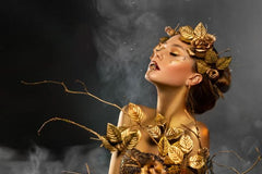 Glasschilderij 80x120cm Woman with golden leafs