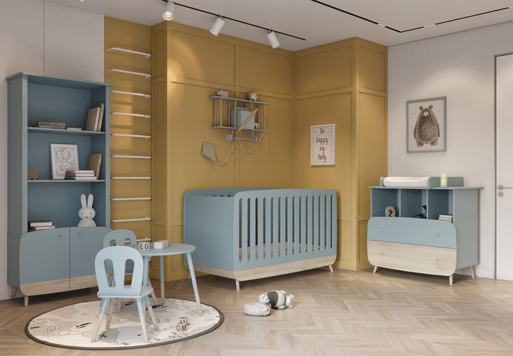 Opbergkist Firmiana Blauw in kinderkamer met wieg, gemaakt van gelakt MDF, eco-vriendelijke lak, geproduceerd in Frankrijk. Moet gemonteerd worden.