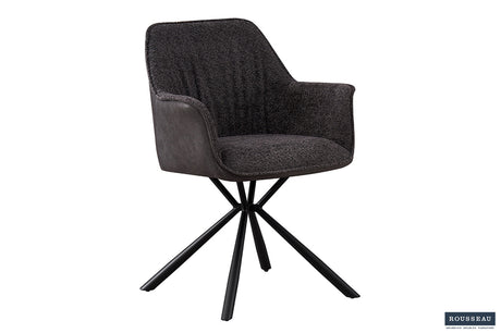 Stoel 'Lucie' Bouclé Grijs met armleuningen, poten van metaal, en bekleding van 100% polyester en PU. Verpakt per twee, geschikt voor elke ruimte.