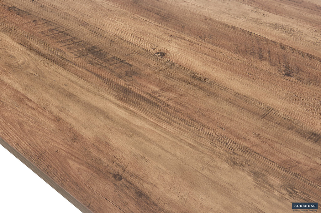 Tafel 'Alexander' 200 cm Decor Mango met een blad van MDF en decor, close-up van het houten tafeloppervlak met zichtbare nerfdetails.