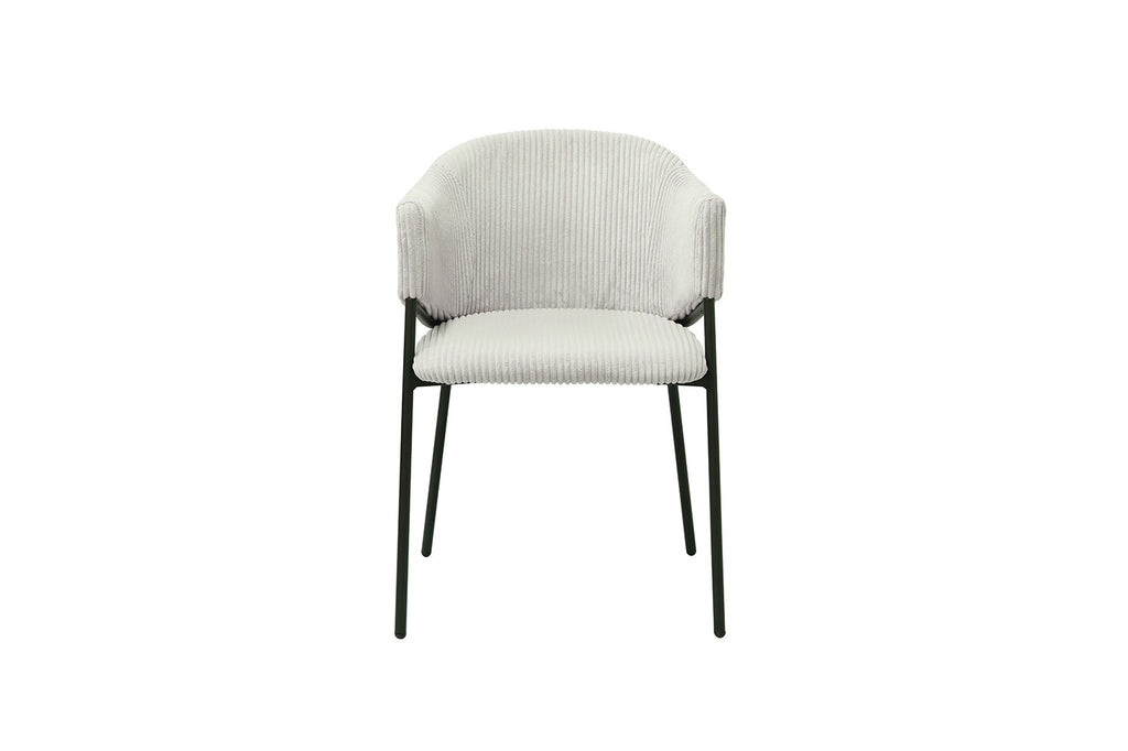 Stoel 'Hugo' Corduroy Lichtgrijs met zwarte poten, ontworpen voor comfort en stijl, geschikt voor elke ruimte in huis. Verkocht per twee stuks.