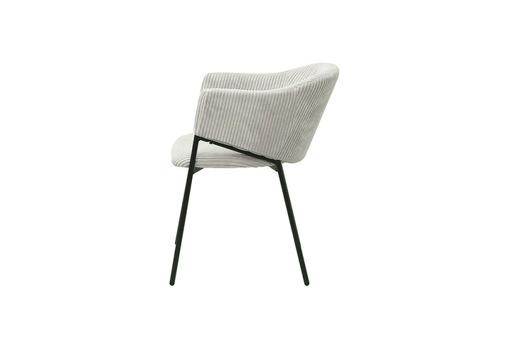 Stoel 'Hugo' Corduroy Lichtgrijs met zwarte metalen poten, set van twee, perfect voor moderne interieurs, verkrijgbaar bij Furndaily.