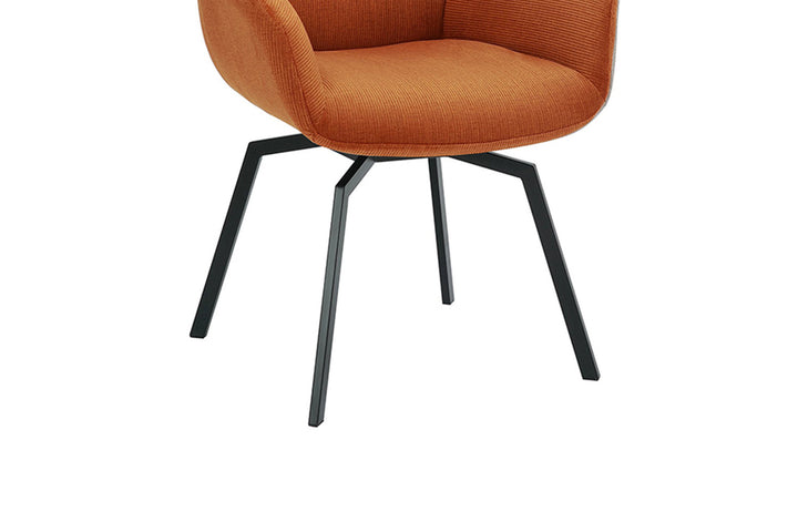 Stoel 'Modest' Draaibaar Ribfluweel Oranje met armleuningen, metalen poten, en draaibare functie, ideaal voor elke ruimte in huis.