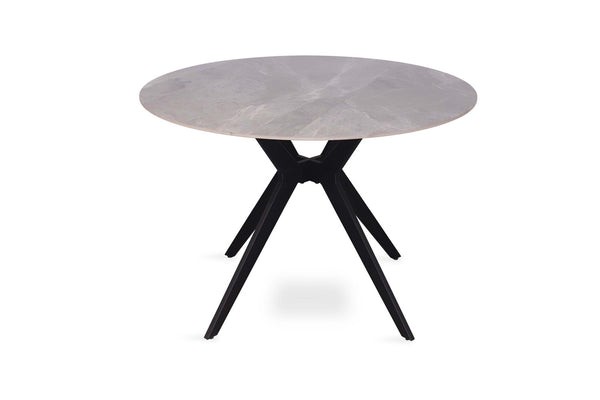 Ronde tafel 'Apollo' 110 cm met een zwarte basis en een glanzend blad van gesinterde steen in Italiaans grijs, ondersteund door een metalen structuur.