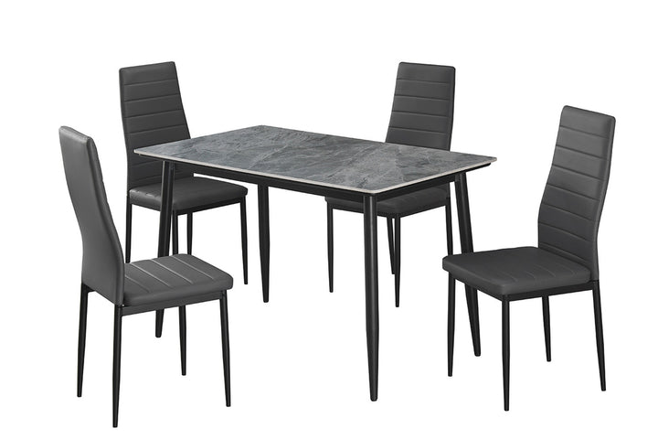 Tafel 'Kenzo' 120 cm Rechthoekig met metalen structuur en stenen blad, vergezeld door stoelen, tegen een witte achtergrond.