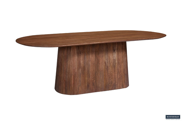 Tafel 'Miguel' 230 cm ovaal, lichtbruin mango hout. Gedetailleerd oppervlak, massief en elegant, ideaal voor eetkamers.